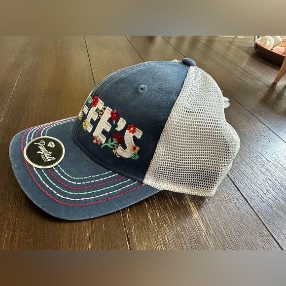 Buc-ee's Flowers with Ponytail Hole Snapback Trucker Hat - Picture 8 of 10